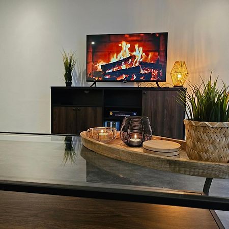 Luxe Woonboot In De Natuur Evt Met Console Bootje! Leeuwarden Exteriör bild